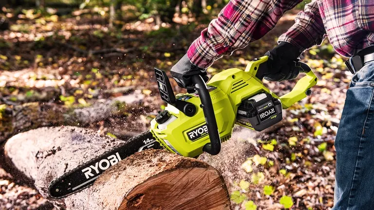 Ryobi 40V HP BRUSHLESS 14 Battery Chainsaw Review RY405010BTL Forestry Reviews