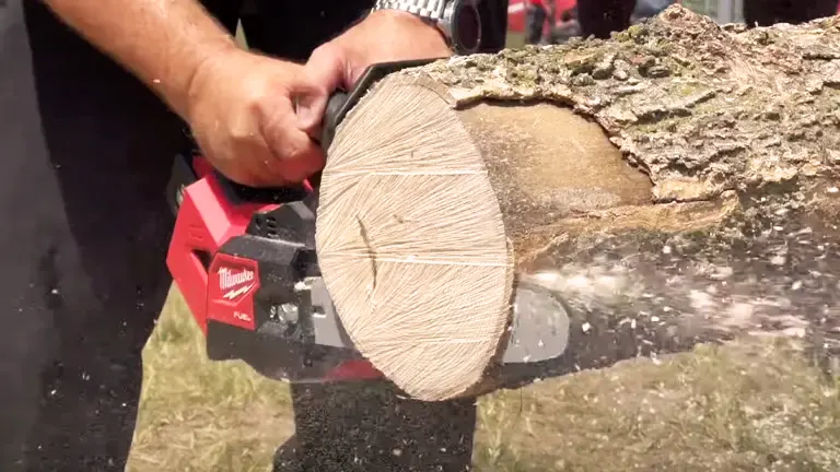 Milwaukee M18 FUEL Chainsaw in action