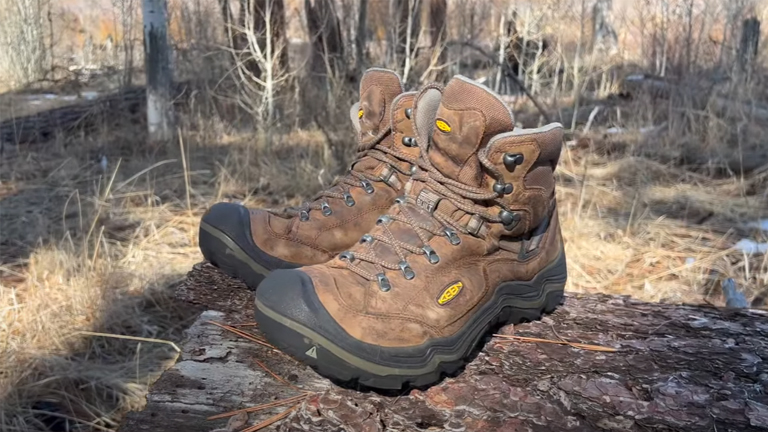 Mid height outlet hiking boots