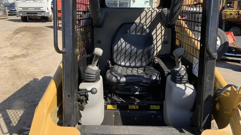 Caterpillar 226B Skid Steer