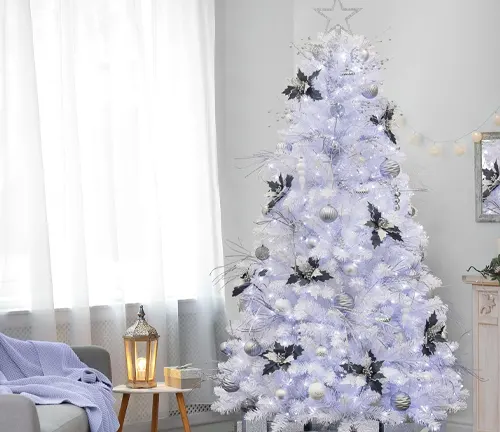 KI Store White Christmas Tree