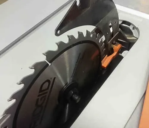 Close up of a RIDGID 10 Inch Table Saw R4510 blade and guard