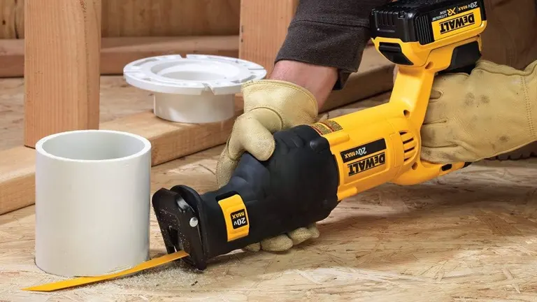 DEWALT 20V MAX Reciprocating Saw Performance and Handling