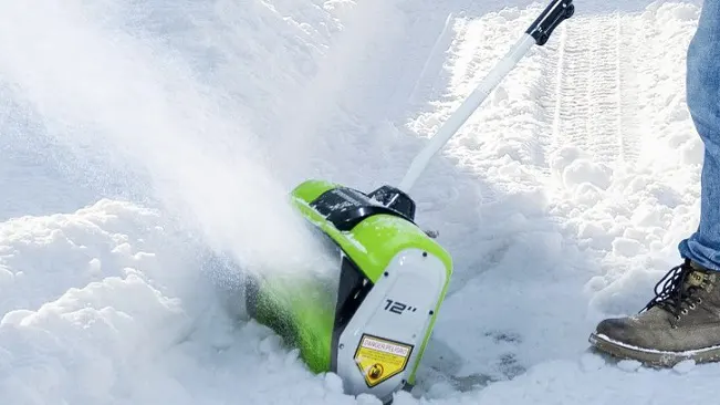 Ideal for Moderate Snow Depths Greenworks 40V Snow Shovel