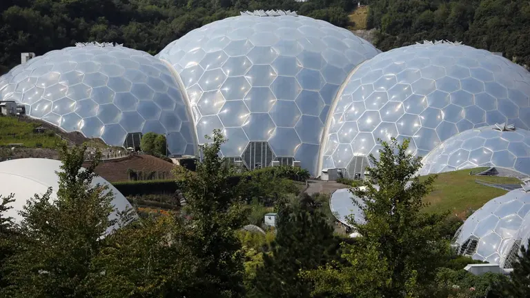 What is the Largest Greenhouse in the World ?