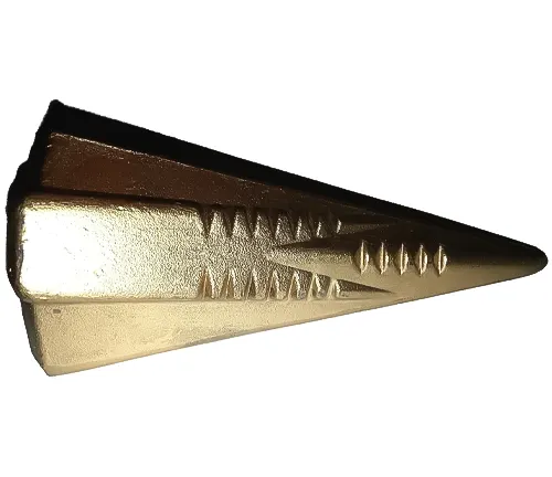 Gold-toned metal splitting wedge with diamond-shaped ridges