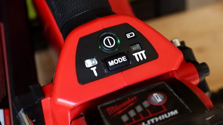 Milwaukee M18 FUEL buttons and the battery