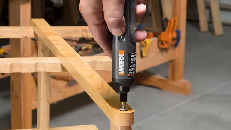 WORX 4V 3-Speed Cordless Screwdriver in action 