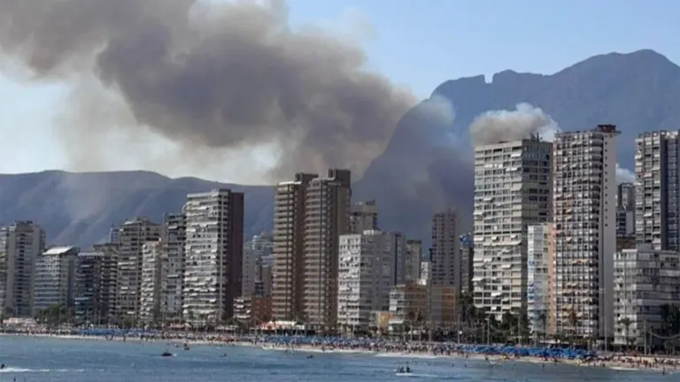 Forest Fire in Benidorm Causes AP-7 Shutdown and Power Outages