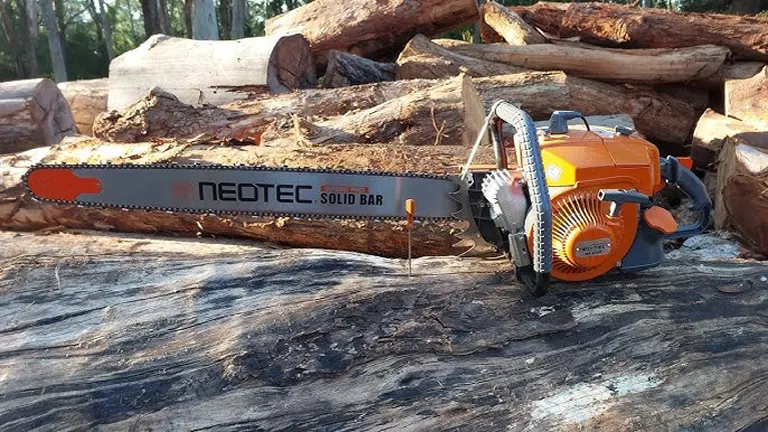 NeoTec NS8105 gas chainsaw resting on a large log with solid bar.